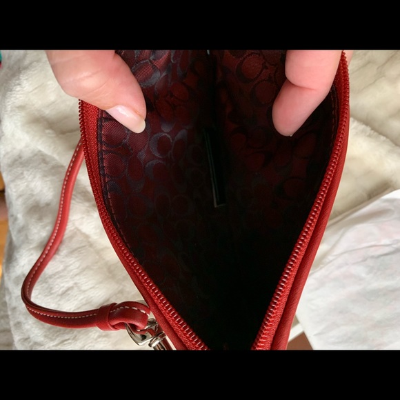 Coach NEW WITH TAGS, wristlet- pink + red hearts - Picture 3 of 3